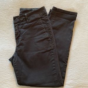 Vince size 26 gray cotton pants. Stretch.